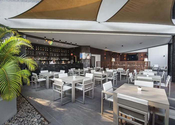 Hotel Tropico