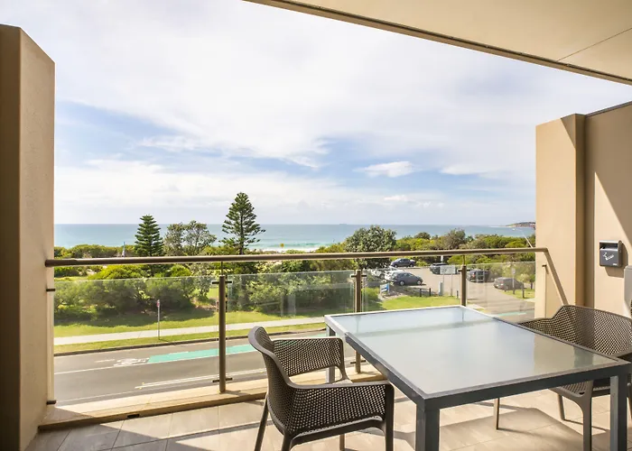 Narrabeen Sands Hotel by Nightelier