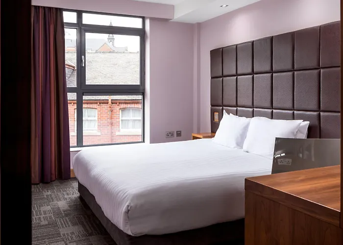 Roomzzz Leeds City