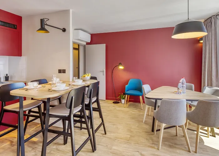 Appart'City Confort Paris Clichy - Mairie