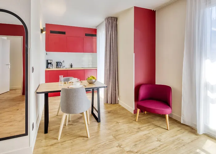Appart'City Confort Paris Clichy - Mairie