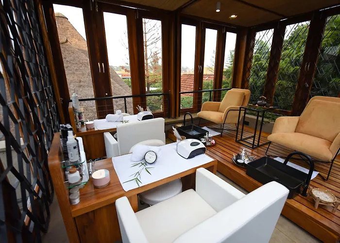 Le Petit Village Boutique Hotel & Spa