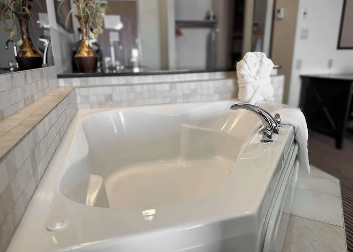 Coast Weyburn Hotel