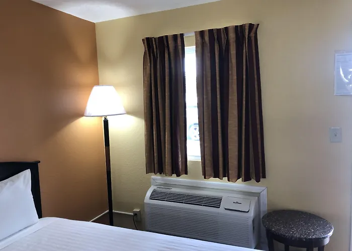 Nendels Inn & Suites Dodge City Airport