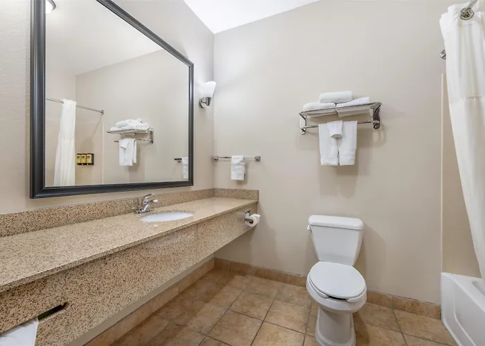 Best Western Plus Eastgate Inn & Suites