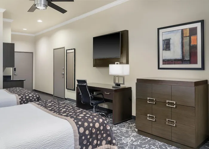 Best Western Premier Crown Chase Inn & Suites