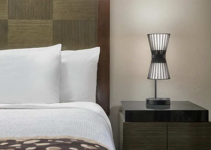 Best Western Premier Crown Chase Inn & Suites