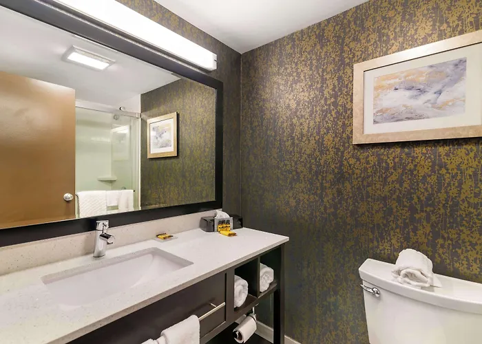Best Western Plus Landmark Inn