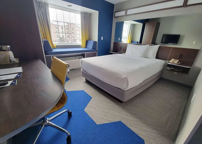 Microtel Inn & Suites By Wyndham Bluffs