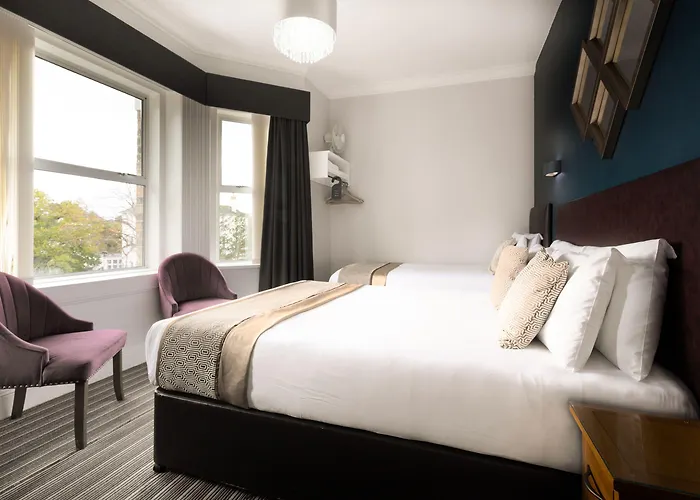 Applewood Hotel
