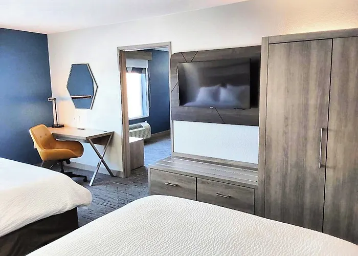 Holiday Inn Express Hotel & Suites Antigo By Ihg