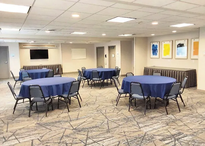 Holiday Inn Express Hotel & Suites Antigo By Ihg