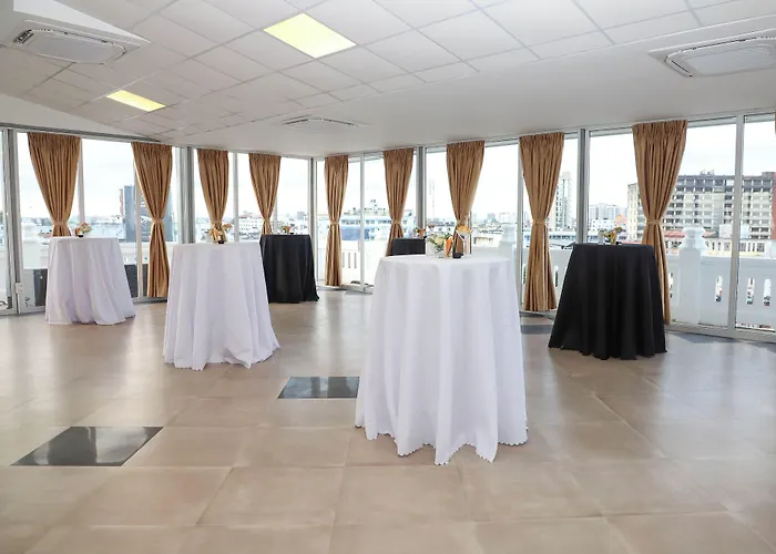 Sentrim Castle Royal Hotel