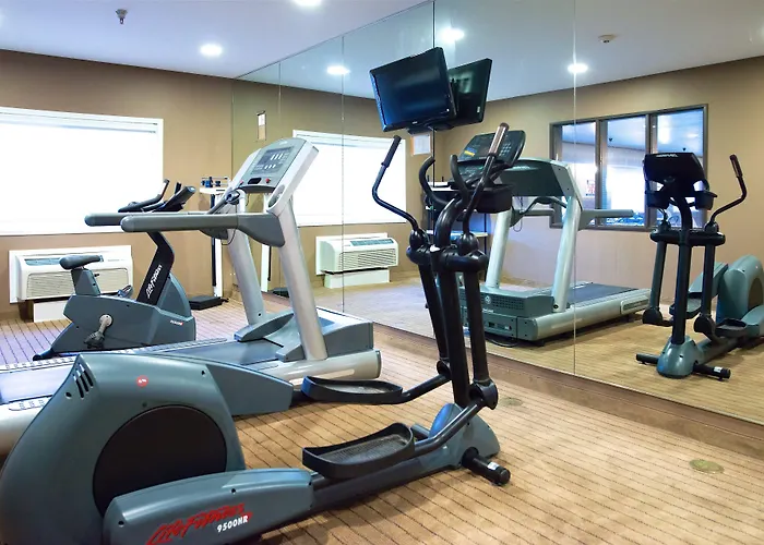 Holiday Inn Express Devils Lake By Ihg