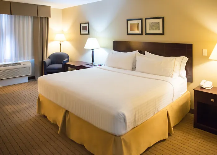 Holiday Inn Express Devils Lake By Ihg