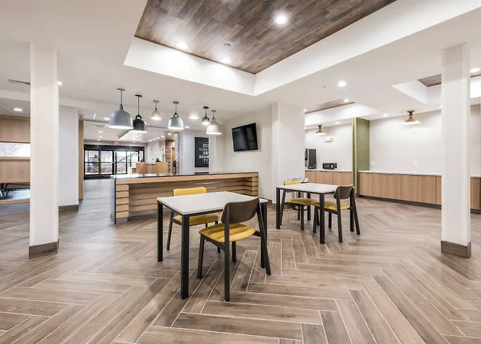 Fairfield By Marriott Inn & Suites Greensboro Coliseum Area