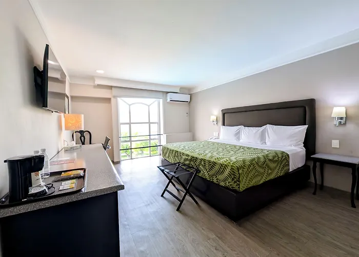Plaza Camelinas Hotel