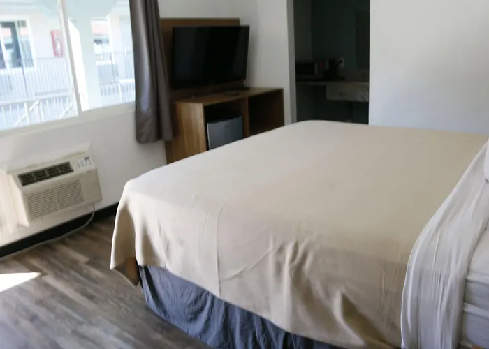 Days Inn By Wyndham Victorville