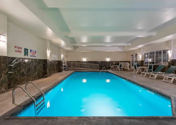 La Quinta By Wyndham Dodge City