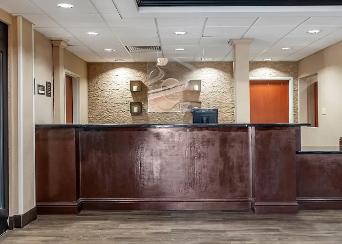 Comfort Inn & Suites Clinton - Jackson West