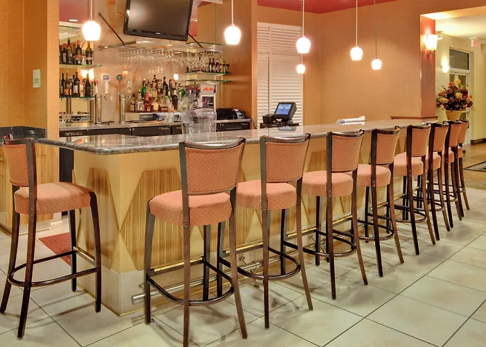 Holiday Inn & Suites Bakersfield By Ihg
