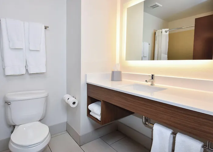 Holiday Inn Express Hotel & Suites Selma By Ihg