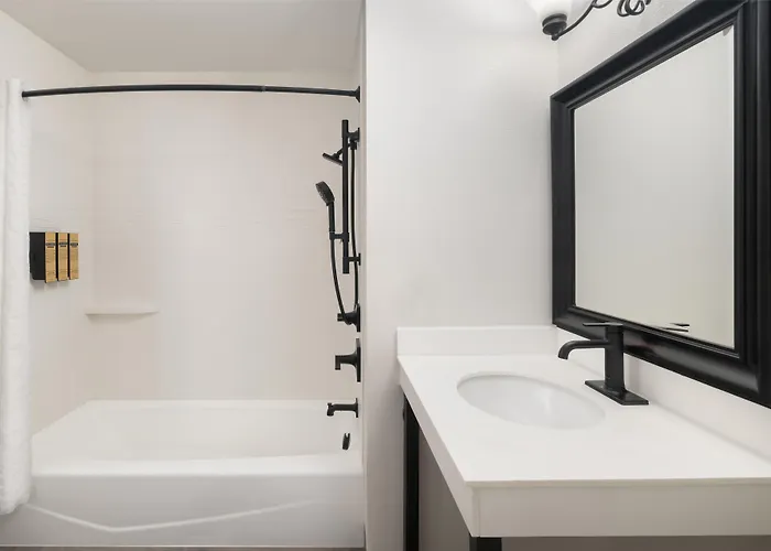 Best Western Plus Frontier Inn