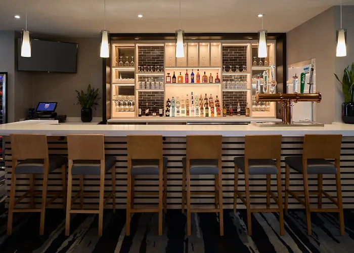 Fairfield Inn & Suites By Marriott Montreal Airport