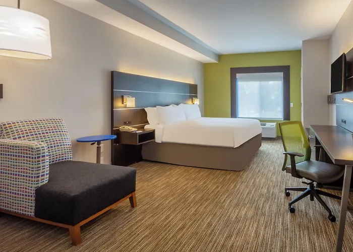 Holiday Inn Express Arrowood By Ihg