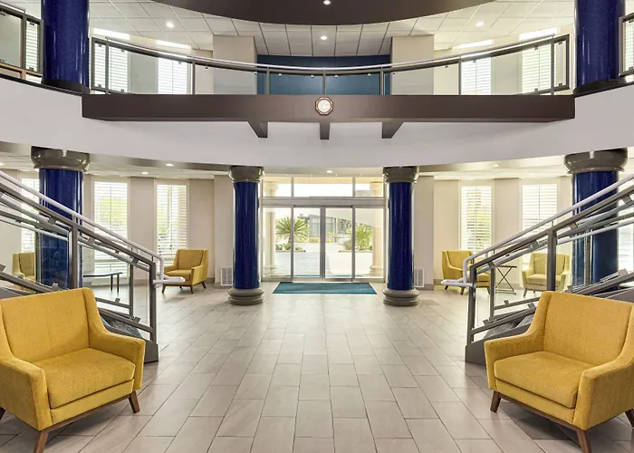 Holiday Inn Express & Suites Bakersfield Central By Ihg