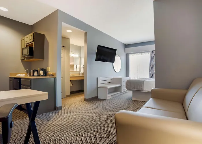 Best Western Plus Two Rivers Hotel & Suites