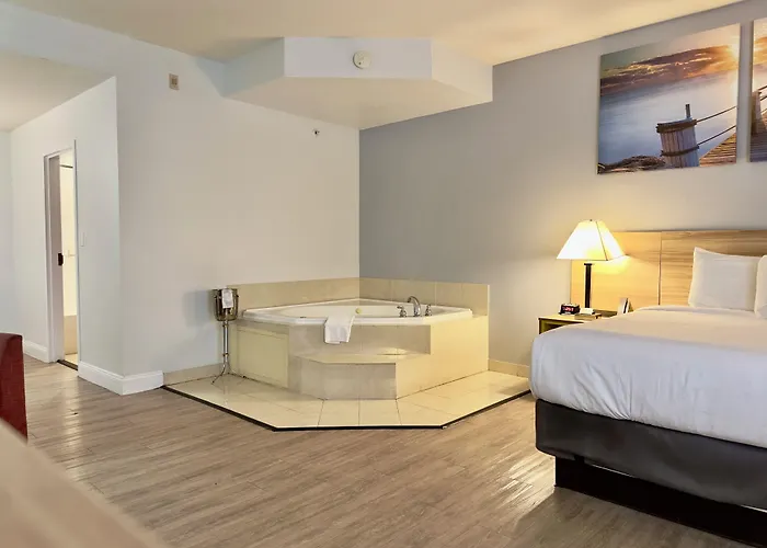 Days Inn & Suites By Wyndham Lakeland