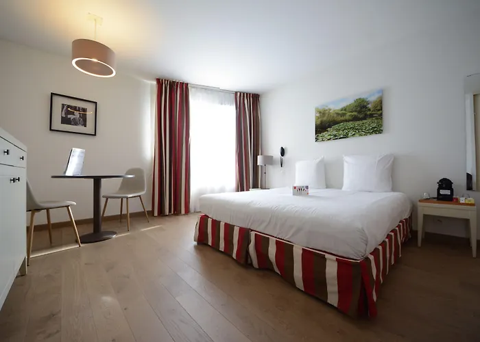 Hotel Cerise Chatou