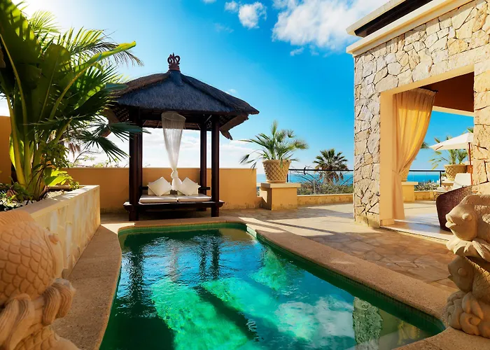 Royal Garden Villas, Luxury Hotel