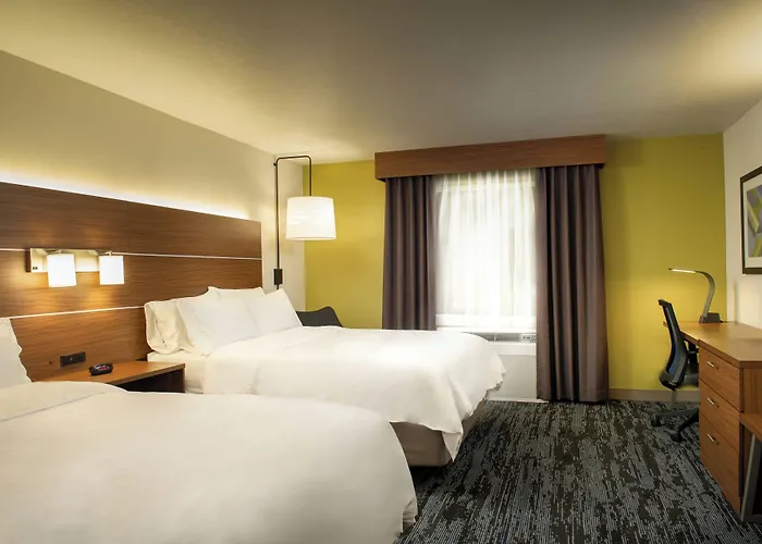 Holiday Inn Express & Suites Wausau By Ihg