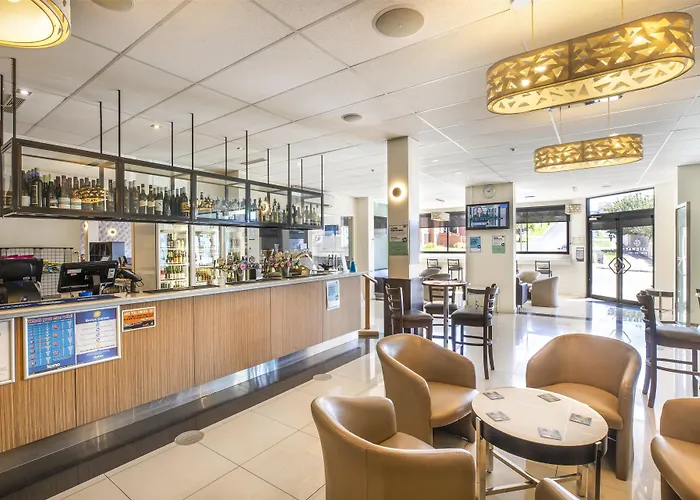 Nightelier Devonport Gateway Hotel