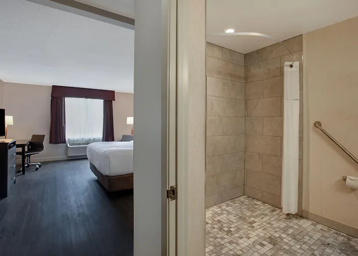 Days Inn & Suites By Wyndham Collingwood