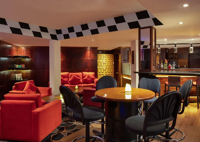 Earl's Regency Hotel