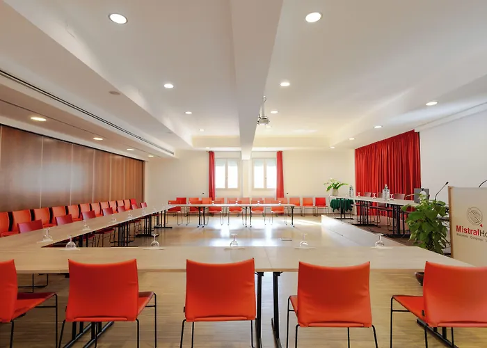 Mistral2 Hotel