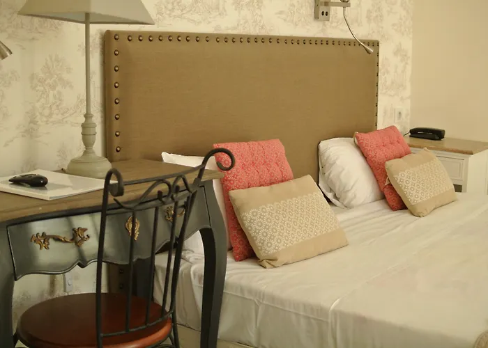 Logis Hotel Louise De Savoie