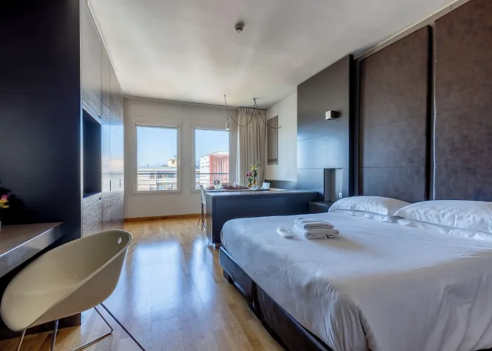 Wall Art Hotel & Residence