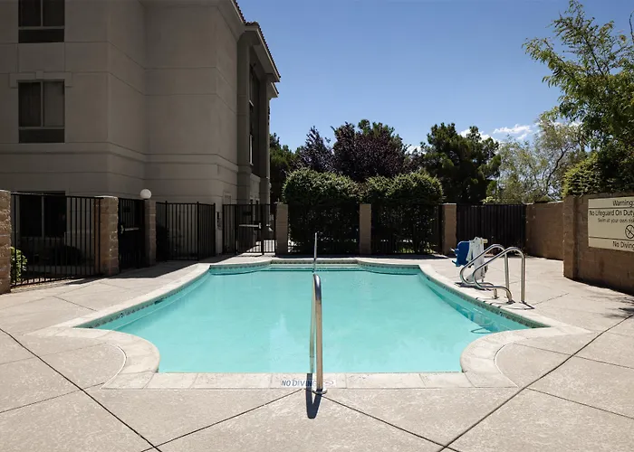 Hampton Inn & Suites Palmdale