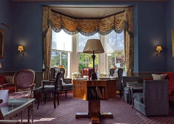 Cotswold Lodge Hotel