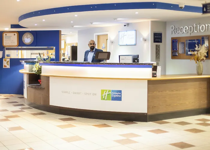 Holiday Inn Express Poole By Ihg