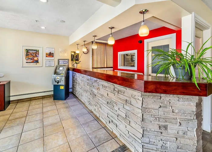 Econo Lodge Inn & Suites High Level