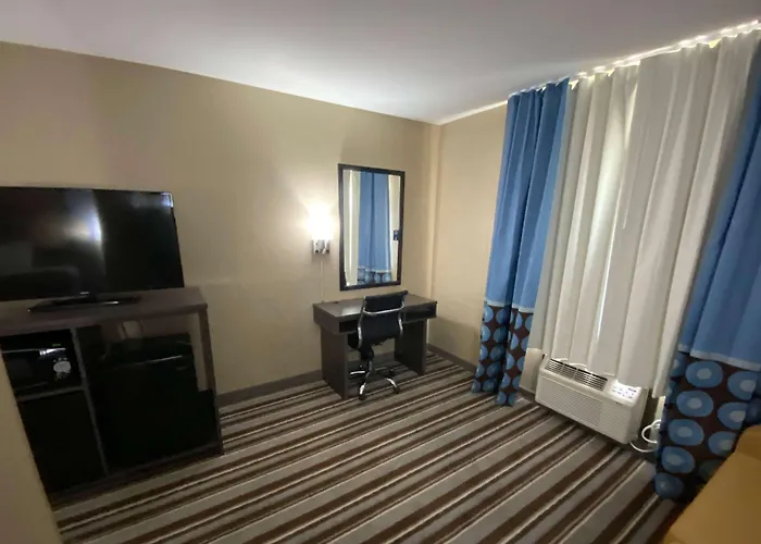 Super 8 By Wyndham Independence Ks