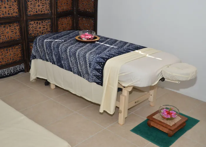 Shoal Bay Villas