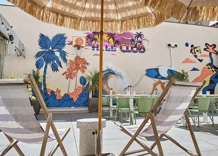 Hotel Chromatics & Restaurant Hill Club By Happyculture