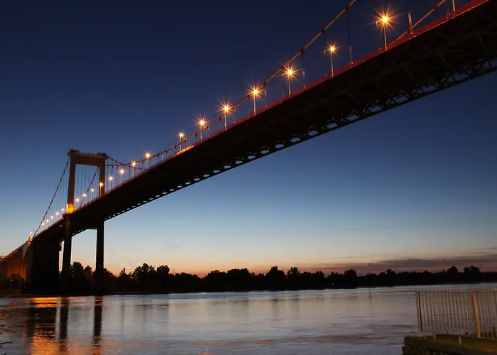 Campanile Nature - Bordeaux Lac
