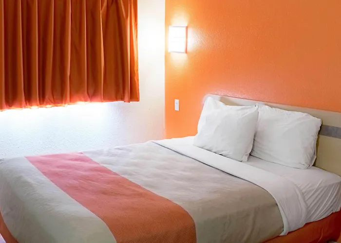 Motel 6-Seymour, In - North